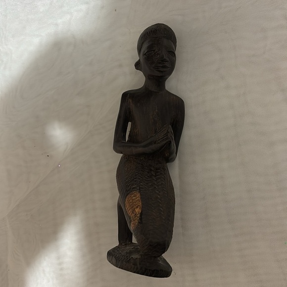 Wooden Hand carved Statue African man Praying Kneeling Figure Sculpture GLOBAL - Picture 6 of 7